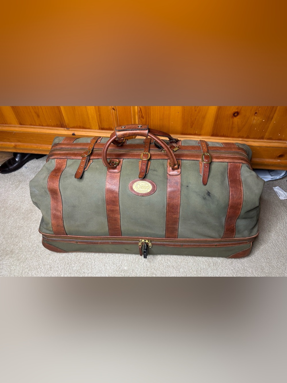 Huge Orvis Batten Kill Expedition / Safari Rolling Duffel Bag Vintage